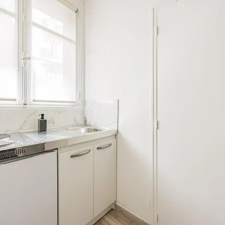 Porte Dauphine - *