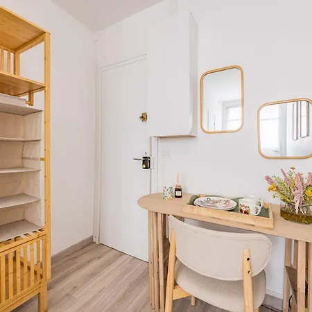 Porte Dauphine - *